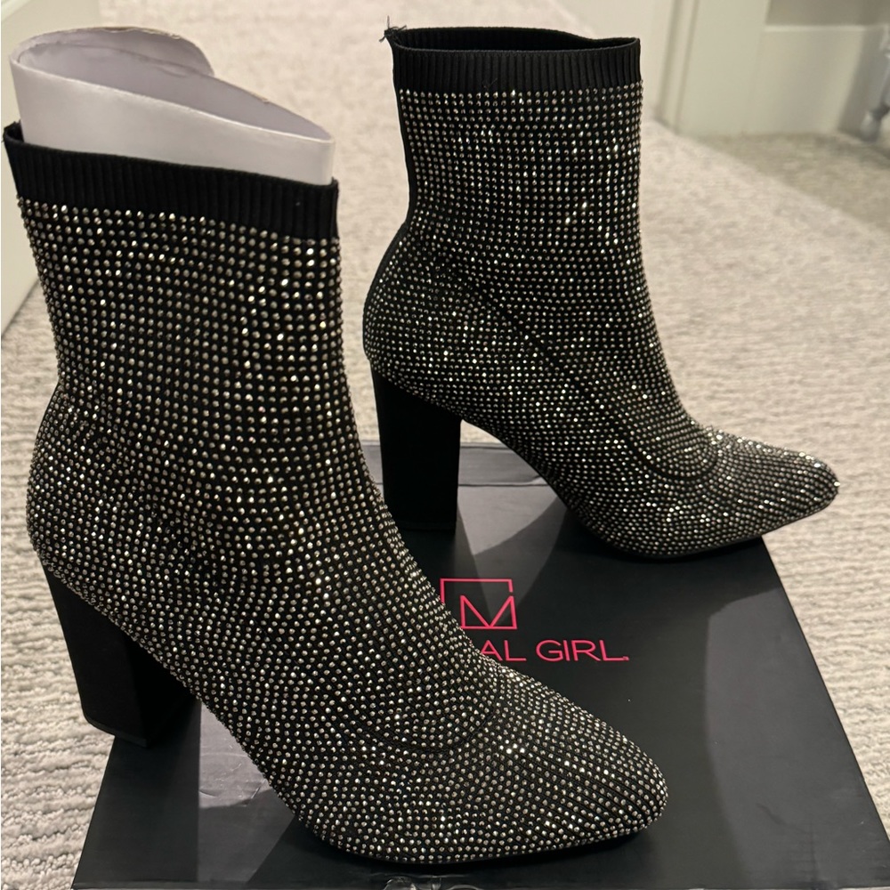 Madden girl gold/black sparkly boots 8 NEW